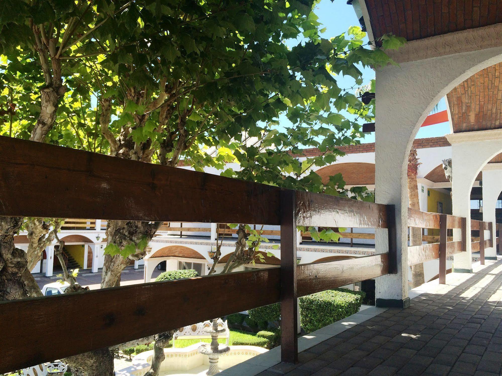 State Inn Chihuahua Extérieur photo