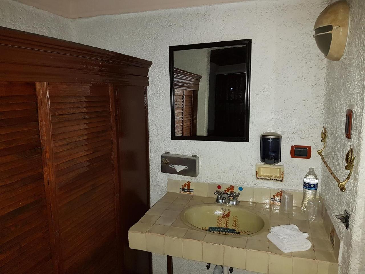 State Inn Chihuahua Extérieur photo