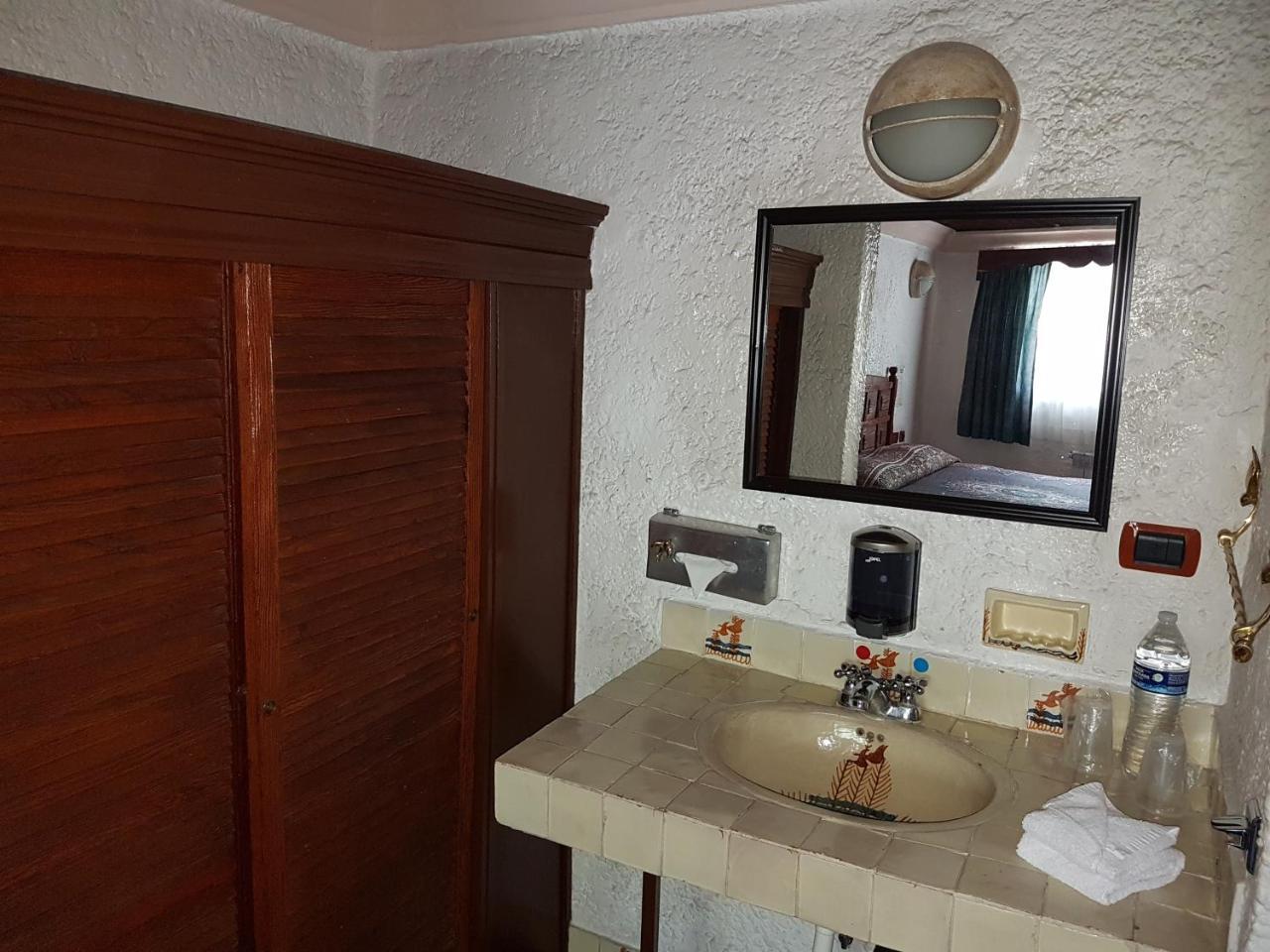 State Inn Chihuahua Extérieur photo